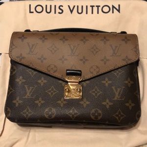 Louis Vuitton pochette metis
